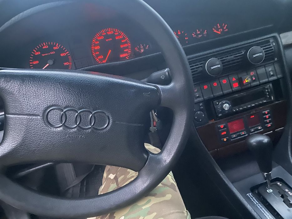 Продам Audi A6 C4 2.6