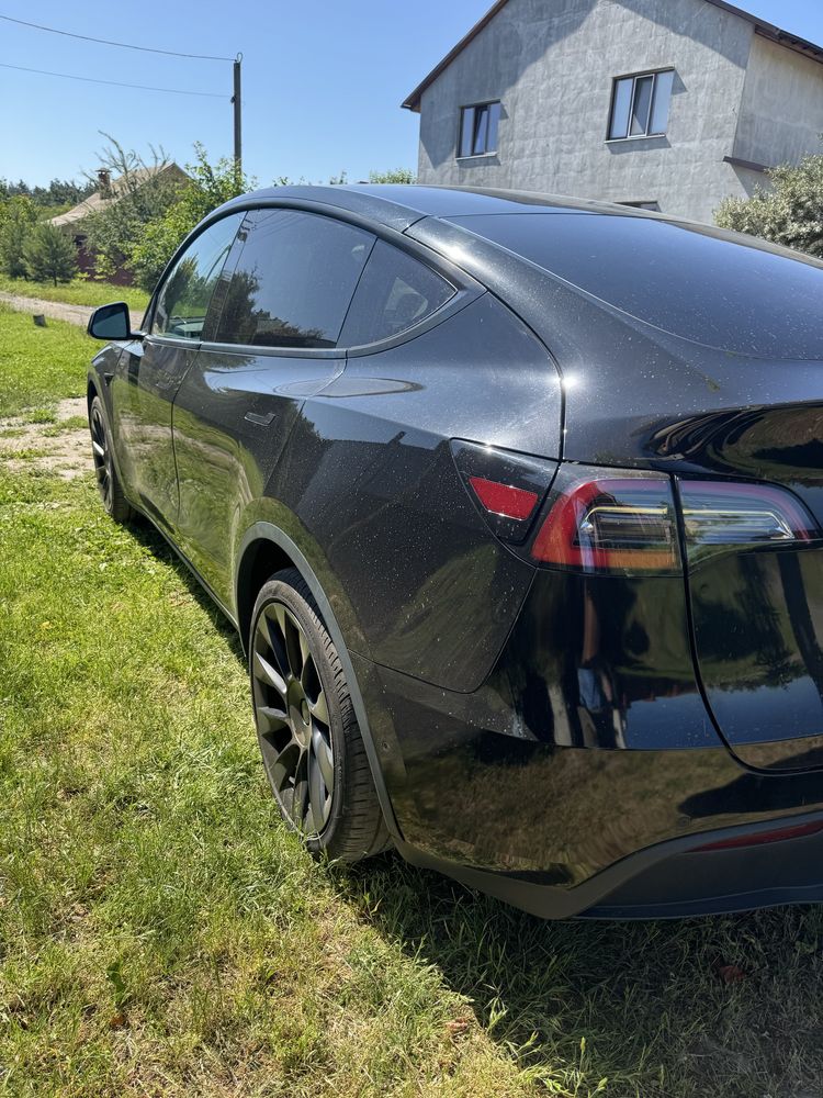 Tesla Y long range в києві