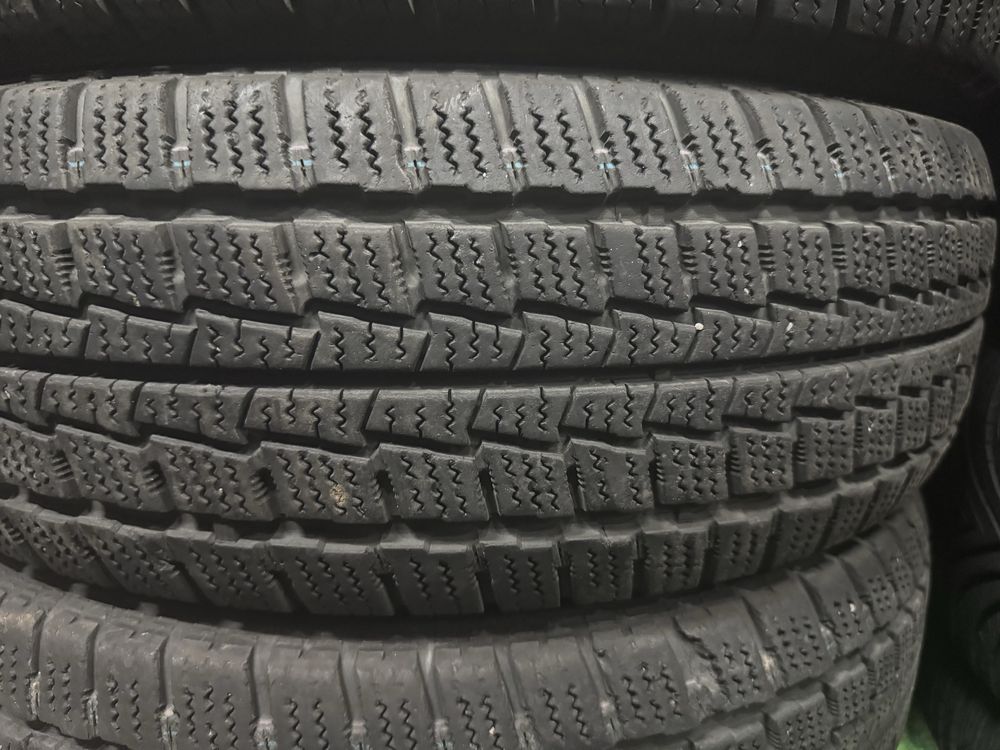 шини б.у зима 215/70 R16C Hankook Winter RW06 склад резини