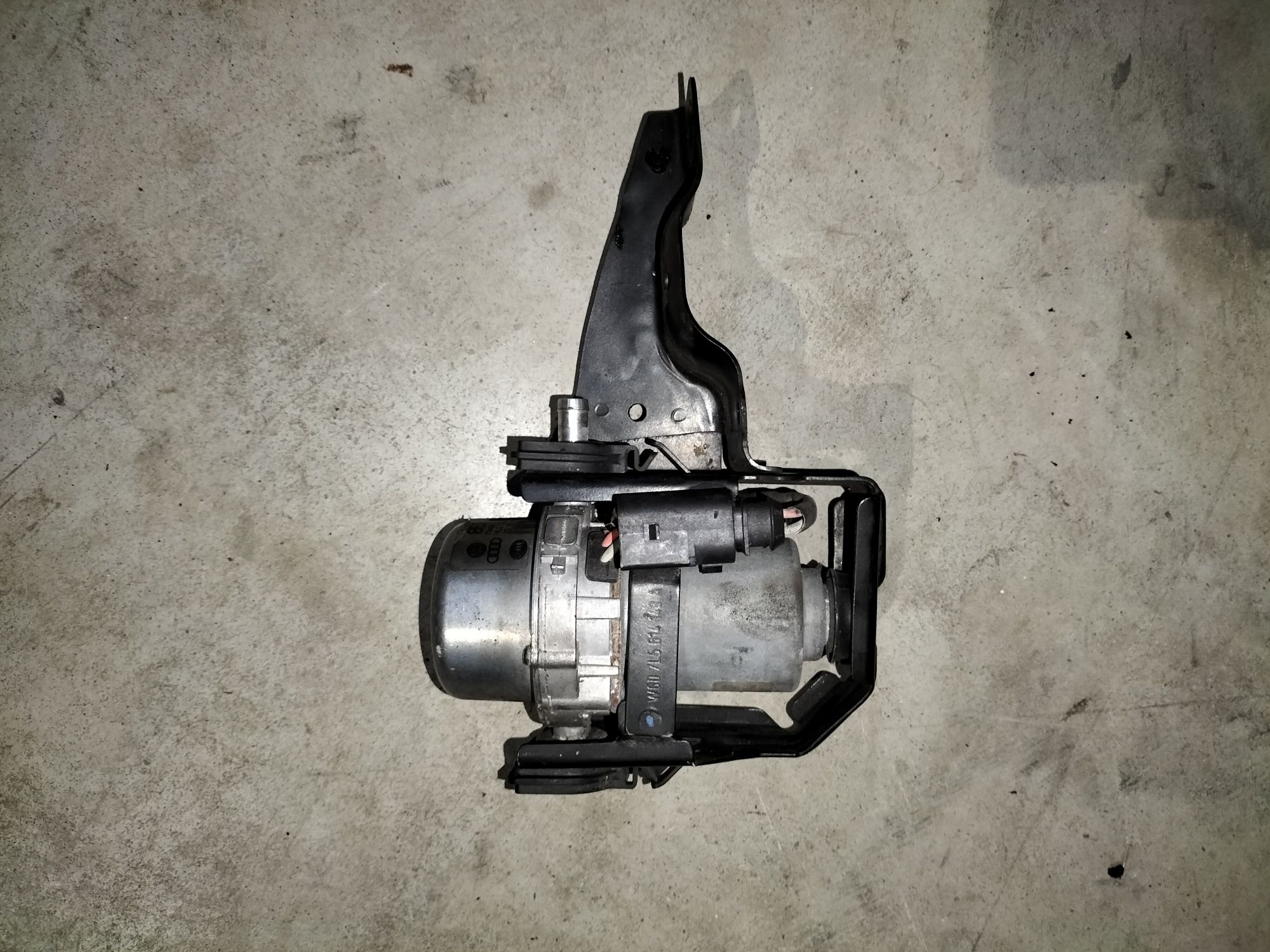 Elektryczna pompa hamulcowa Porsche Cayenne 4.5 V8 Turbo  Audi A6 C5