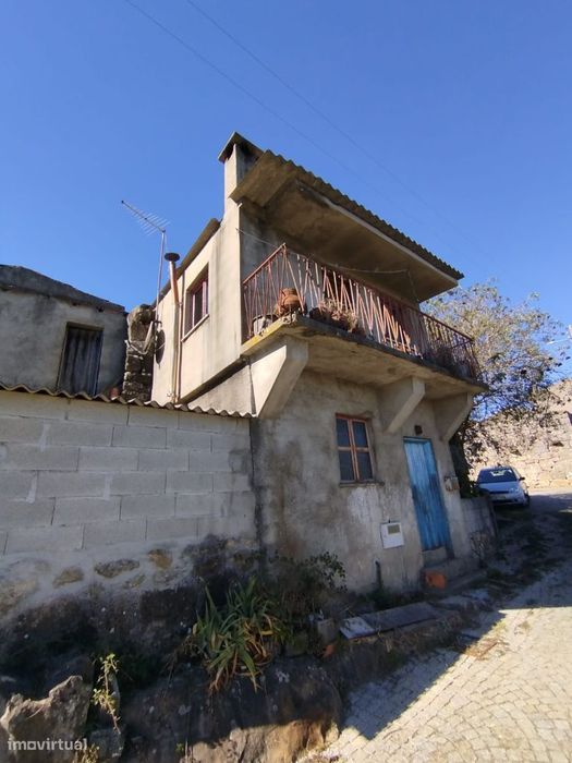 Moradia para Recuperar - Calde - Viseu