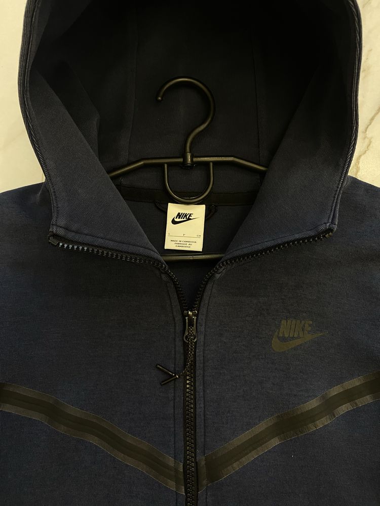 Зипка Nike tech fleece