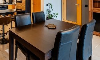 Vende-se CONJUNTO DE MESA DE JANTAR extensível Ikea