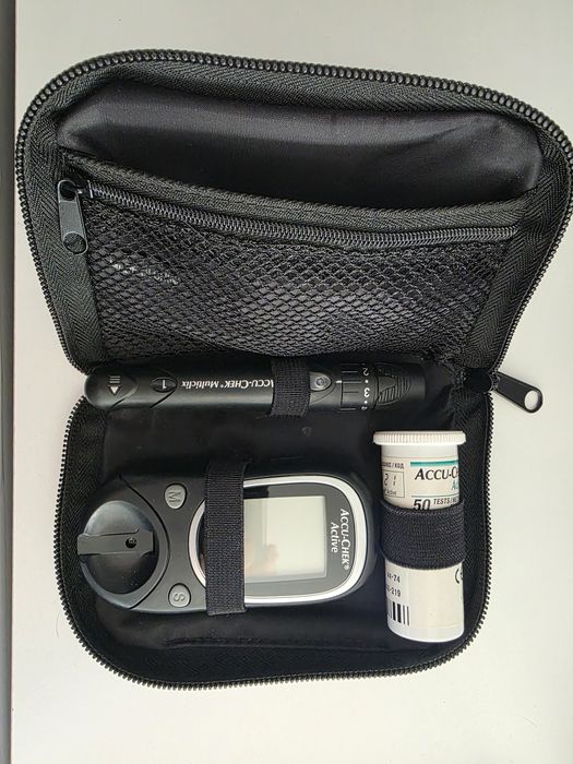 Glukometr Accu-Chek Active