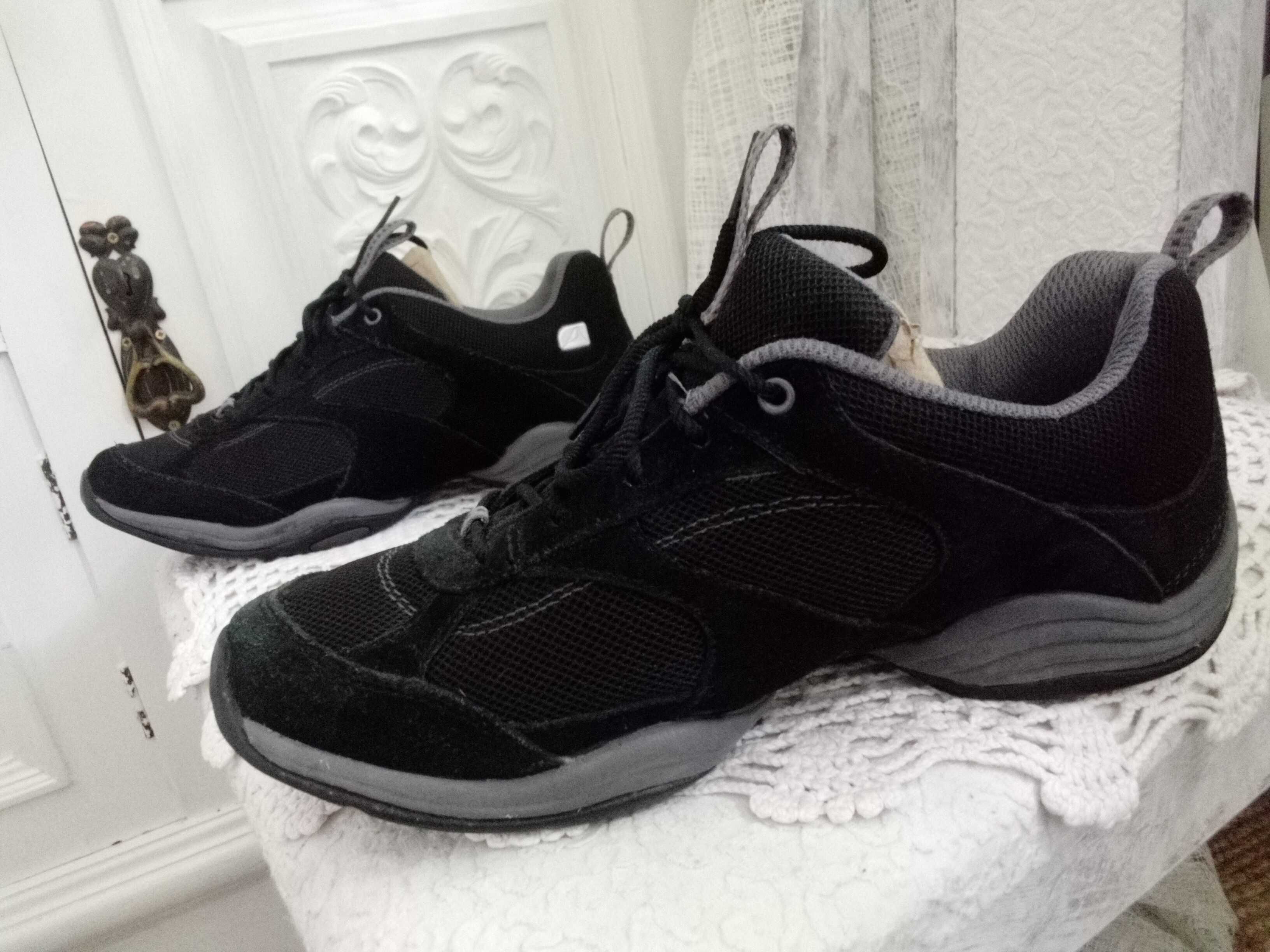 Clarks zamszowe sneakersy adidasy skórzane buty damskie 38