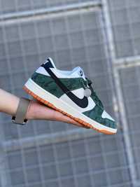 Nike dunk low green snake