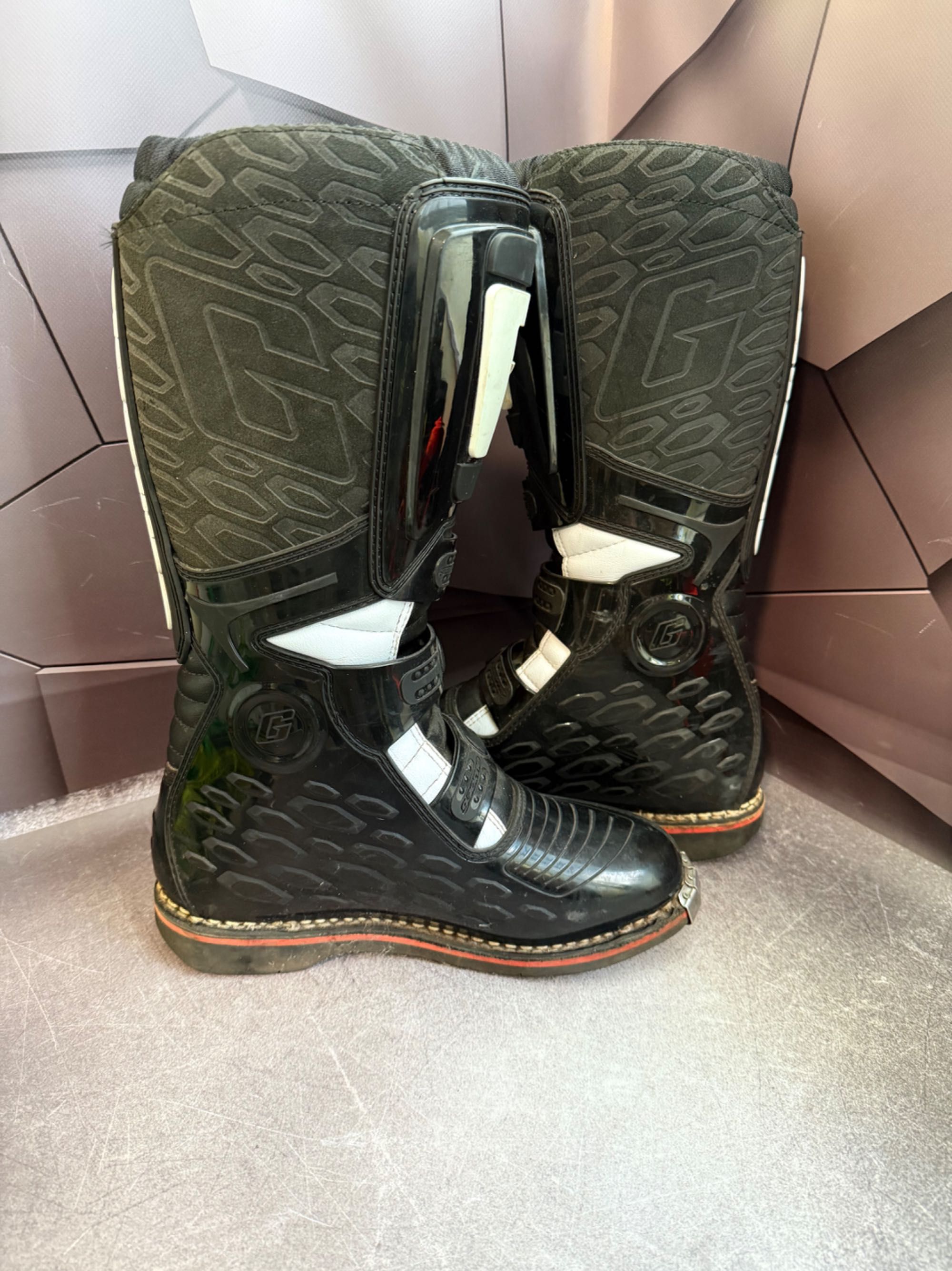 Мотоботи крос єндуро Leat Alpinestars TCX Sidi Gaerne SG12 O’Neal Tech