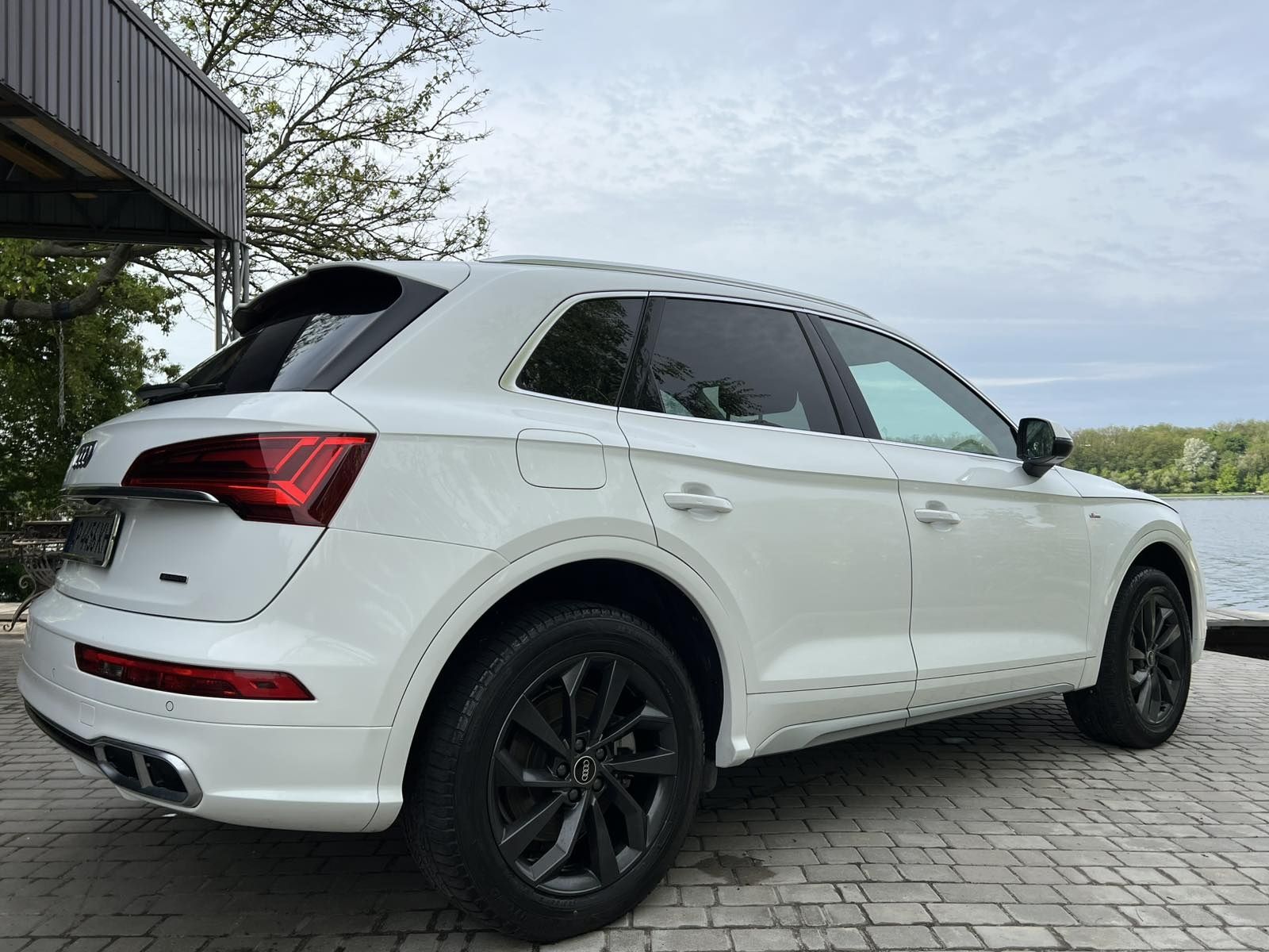 Audi Q5 Premium Plus 45 S-Line 2023 года