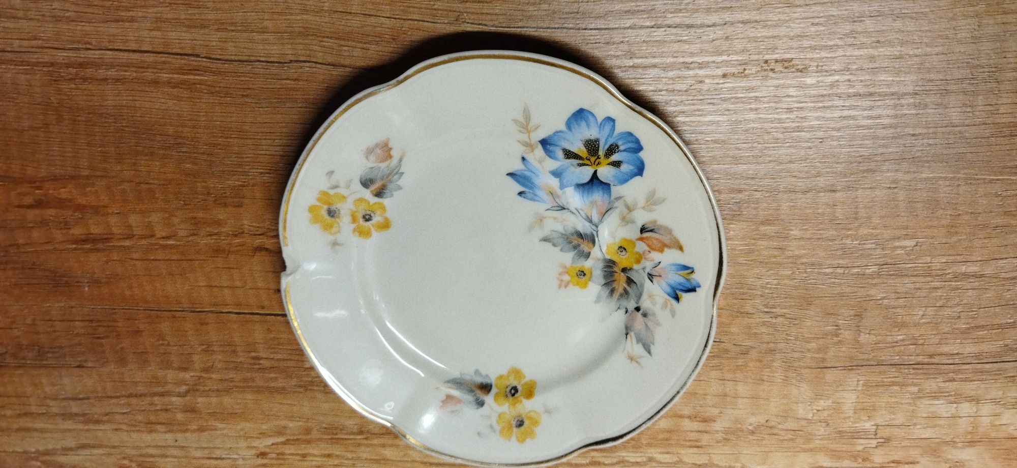 PRL talerzyk deserowy Chodzież porcelit fason 1500 uszkodzony