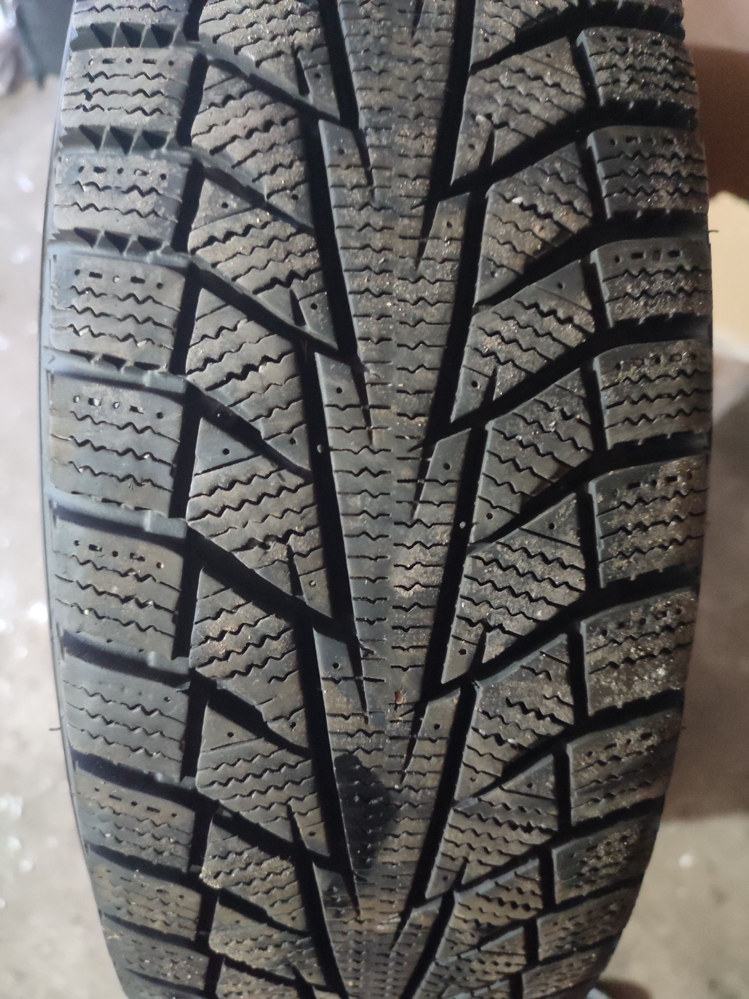 Шини Hankook Winter I*Cept iZ2 W616 175/70 R13 + металеві диски Lanos