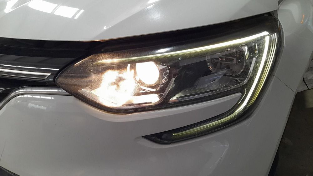 Ótica / farol esquerda RENAULT Megane IV Grandtour (K9A/M_)