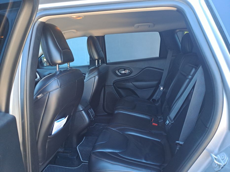 Продам джип черокі