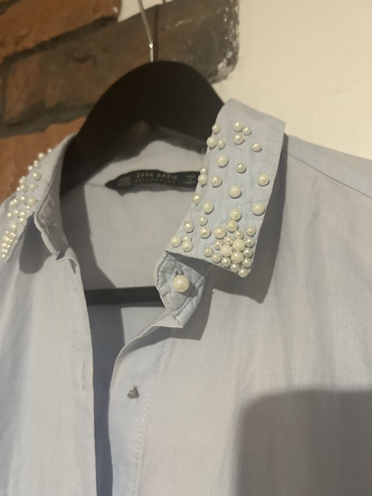Błękitna damska koszula Zara z perełkami