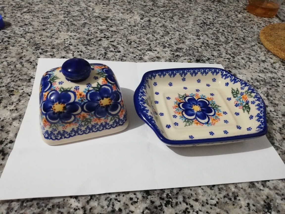 maselniczka Ceramika Bolesławiec wzór niebieskie kwiaty