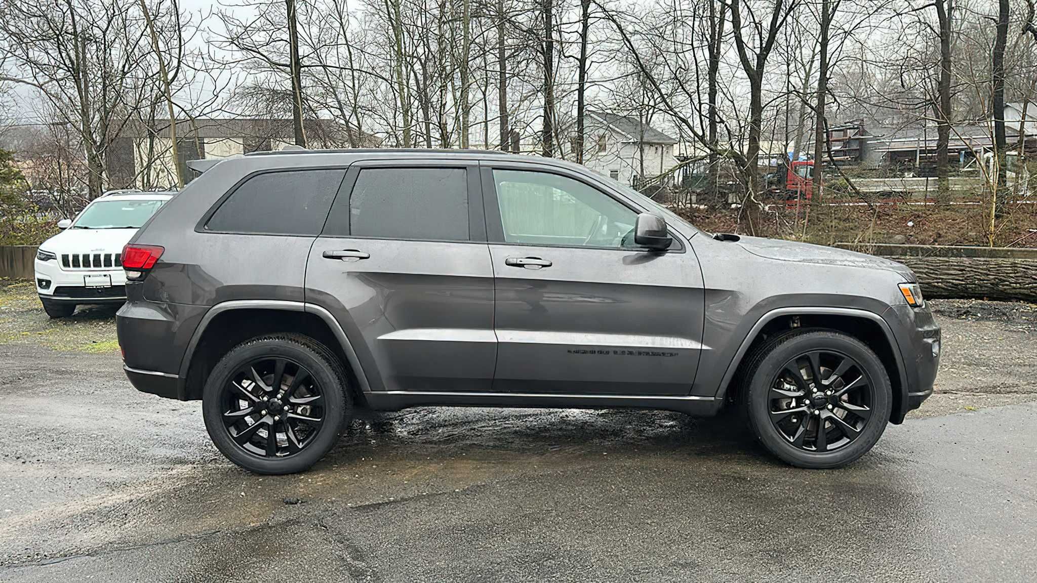 Jeep Grand Cherokee Laredo 2021