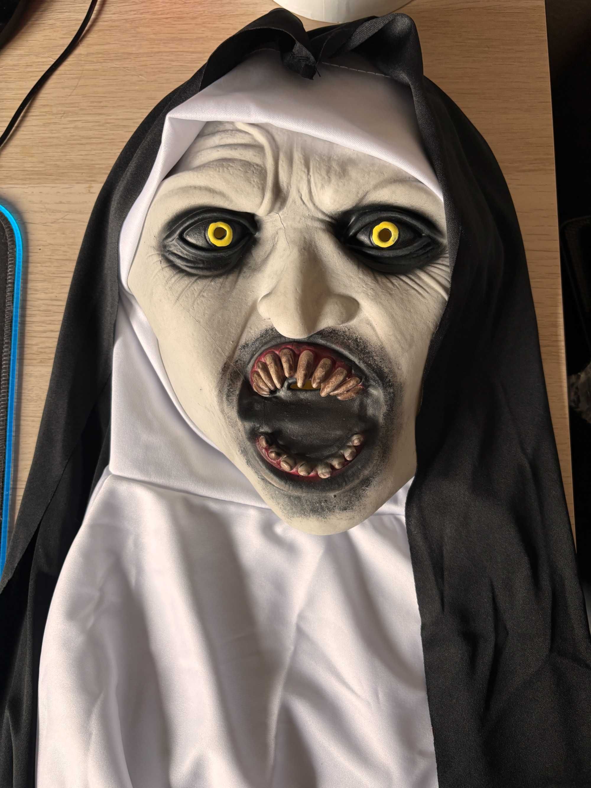Máscara Valak halloween nova