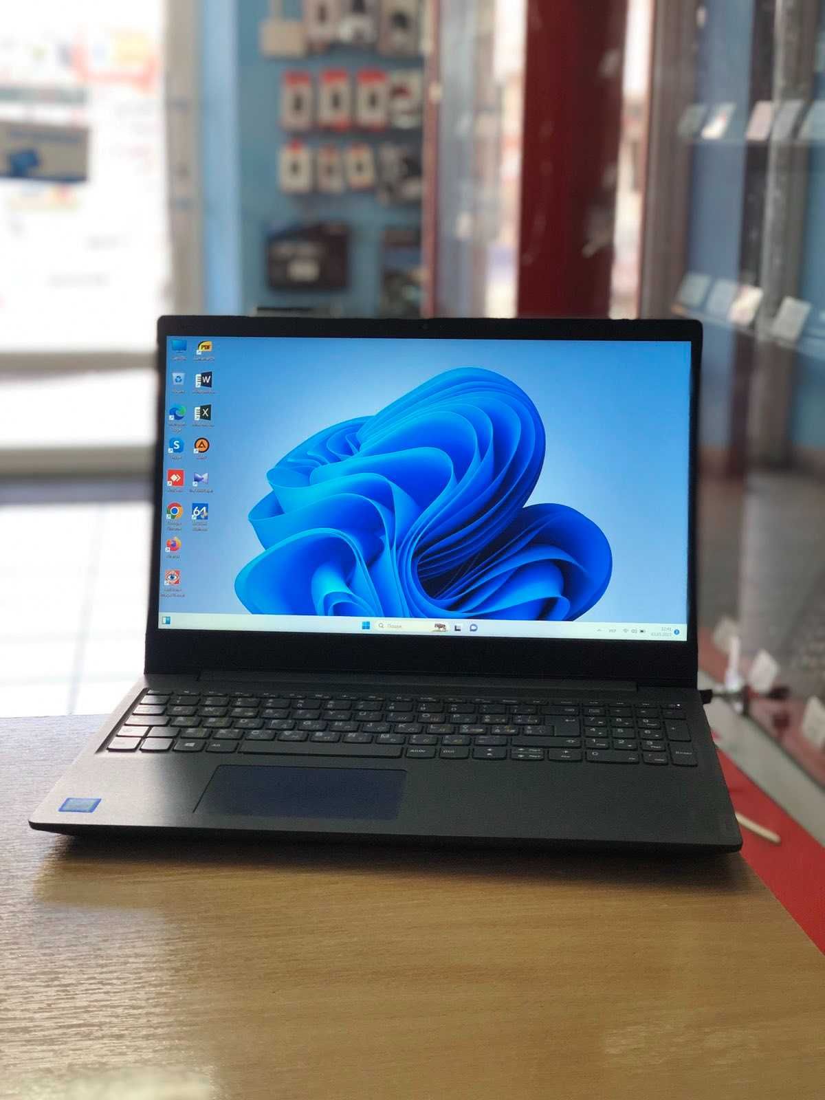 Ноутбук Lenovo V15-IKB