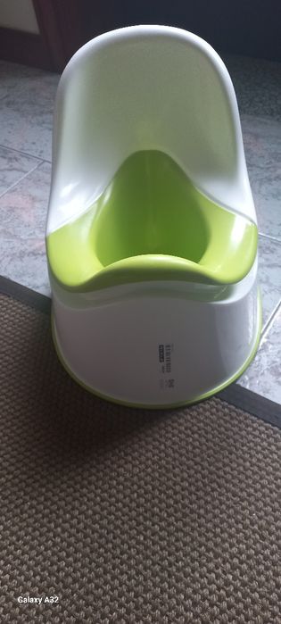 Bacio Ikea branco e verde