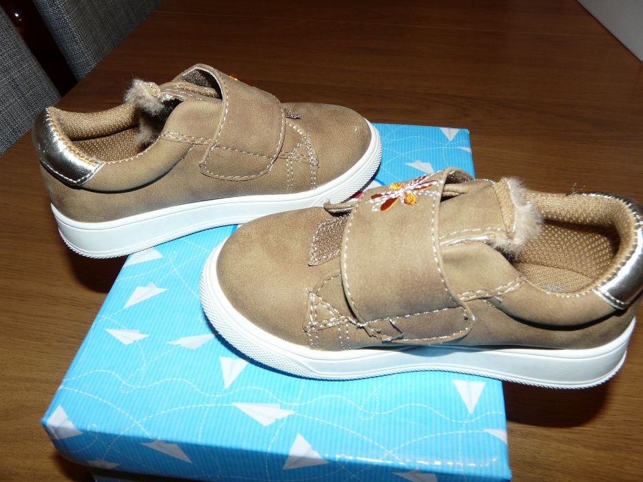 Sapatilhas quentinhas em cor Camel tamanho 25 - usadas 1 x