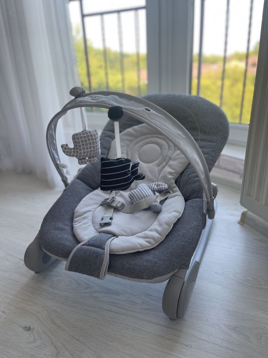 Крісло-гойдалка Chicco Hoopla