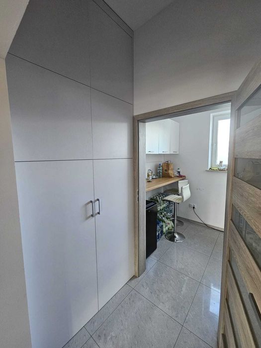 Wynajmę lokal biurowo-handlowo-usługowy 81m2