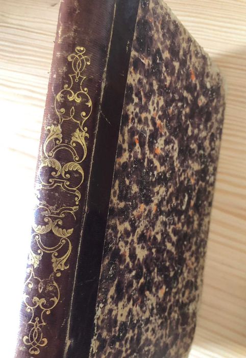 Musée de Costumes. Paris. Ancienne Maison Aubert (1850).