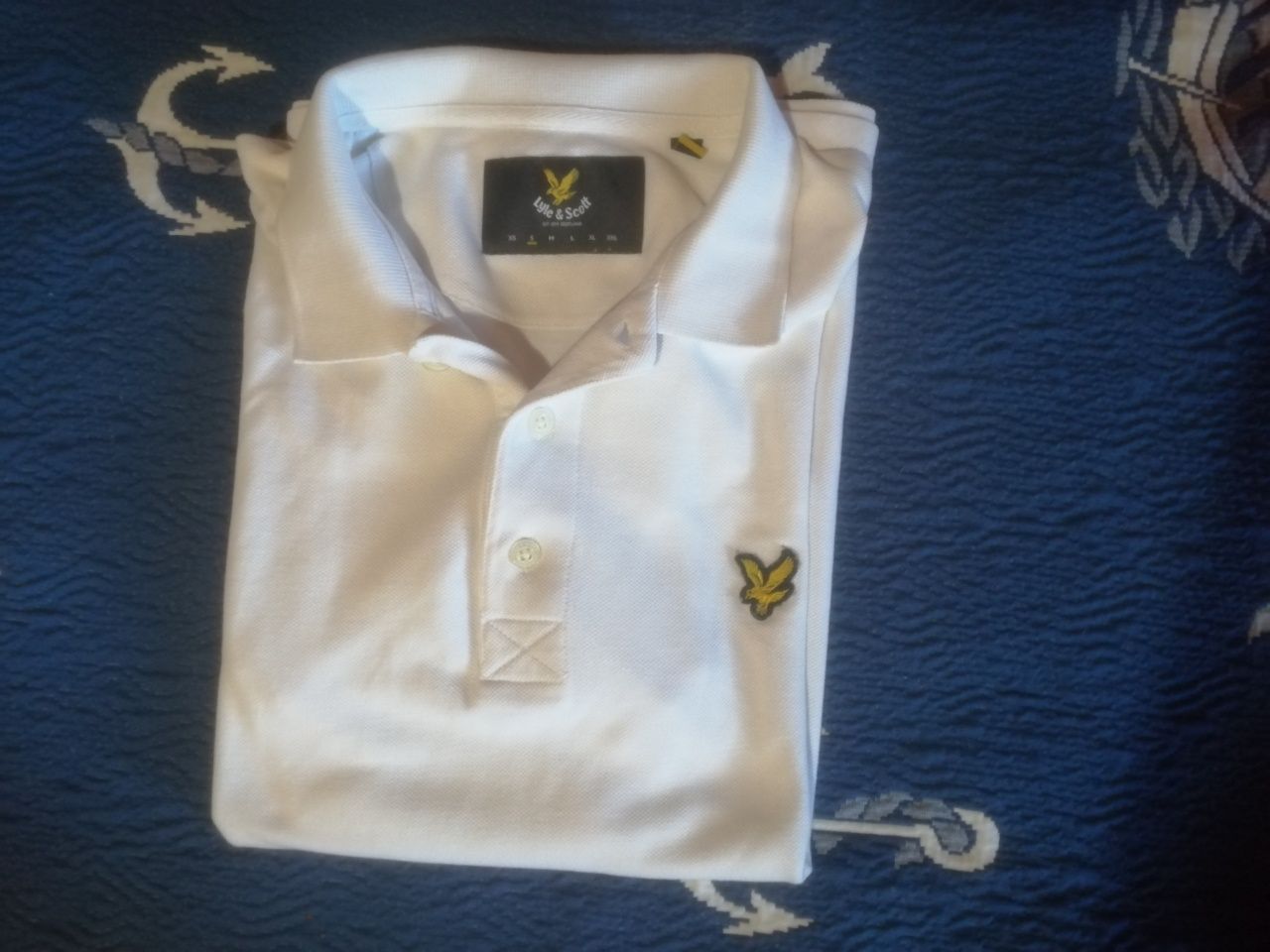 Vendo polo branco Lyle and Scott