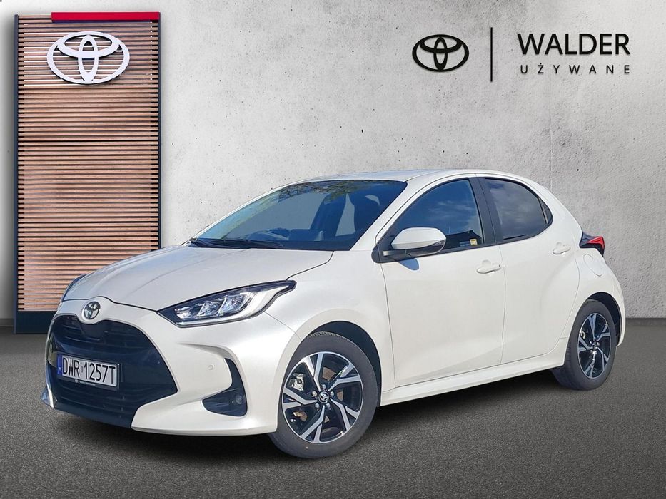Toyota Yaris Hybrid 1.5 Style krajowy bezwypadkowy Na Gwarancji