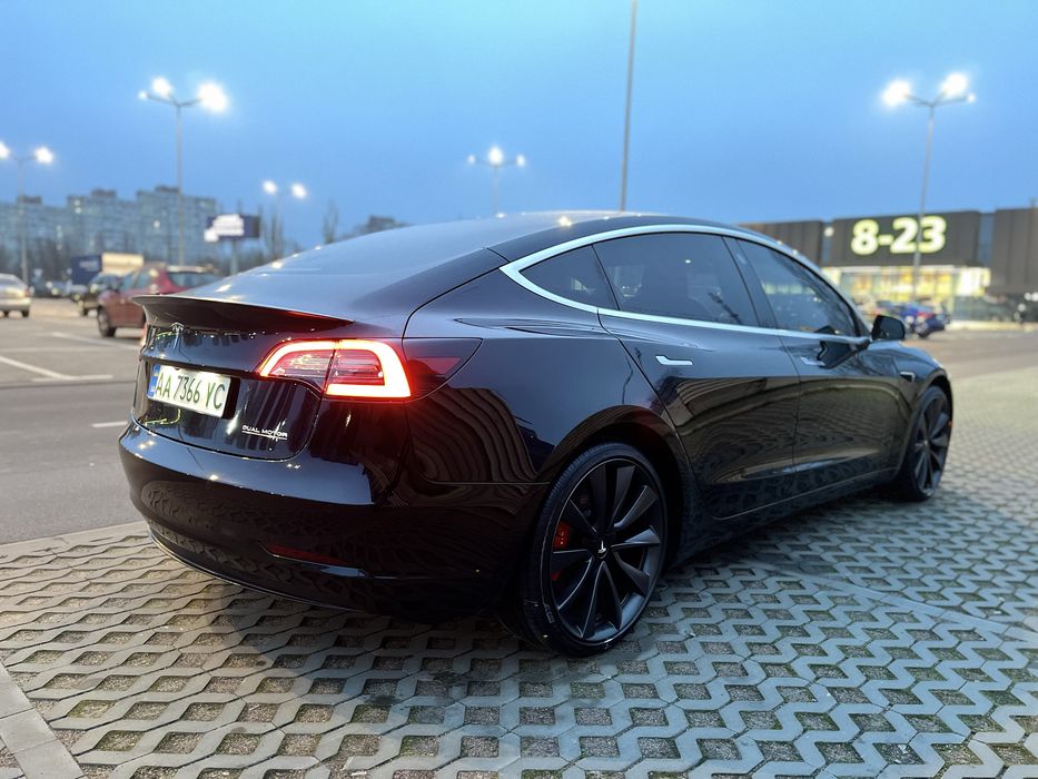 Tesla Model 3 Performance