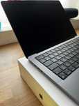 Macbook Pro 14" 2022 1TB