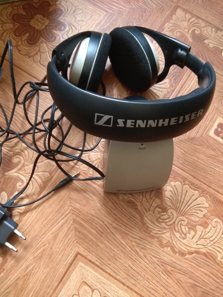 Беспроводные наушники SENNHEISER