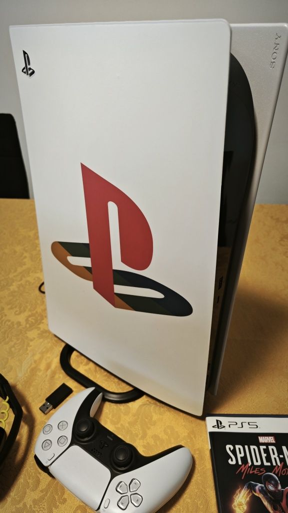 Consola PS5 Extra 30 Anos  +2.8GB
(Como nova - 825 GB + 2GB Interno:
