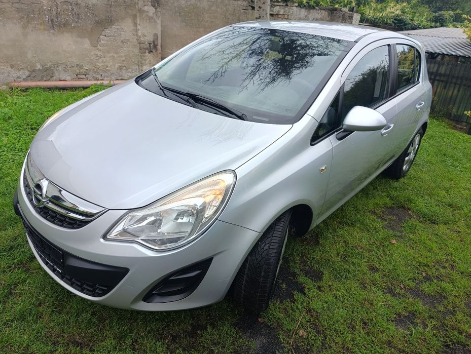 Śliczny Opel Corsa D lift 1,4 benzyna 2012 rok