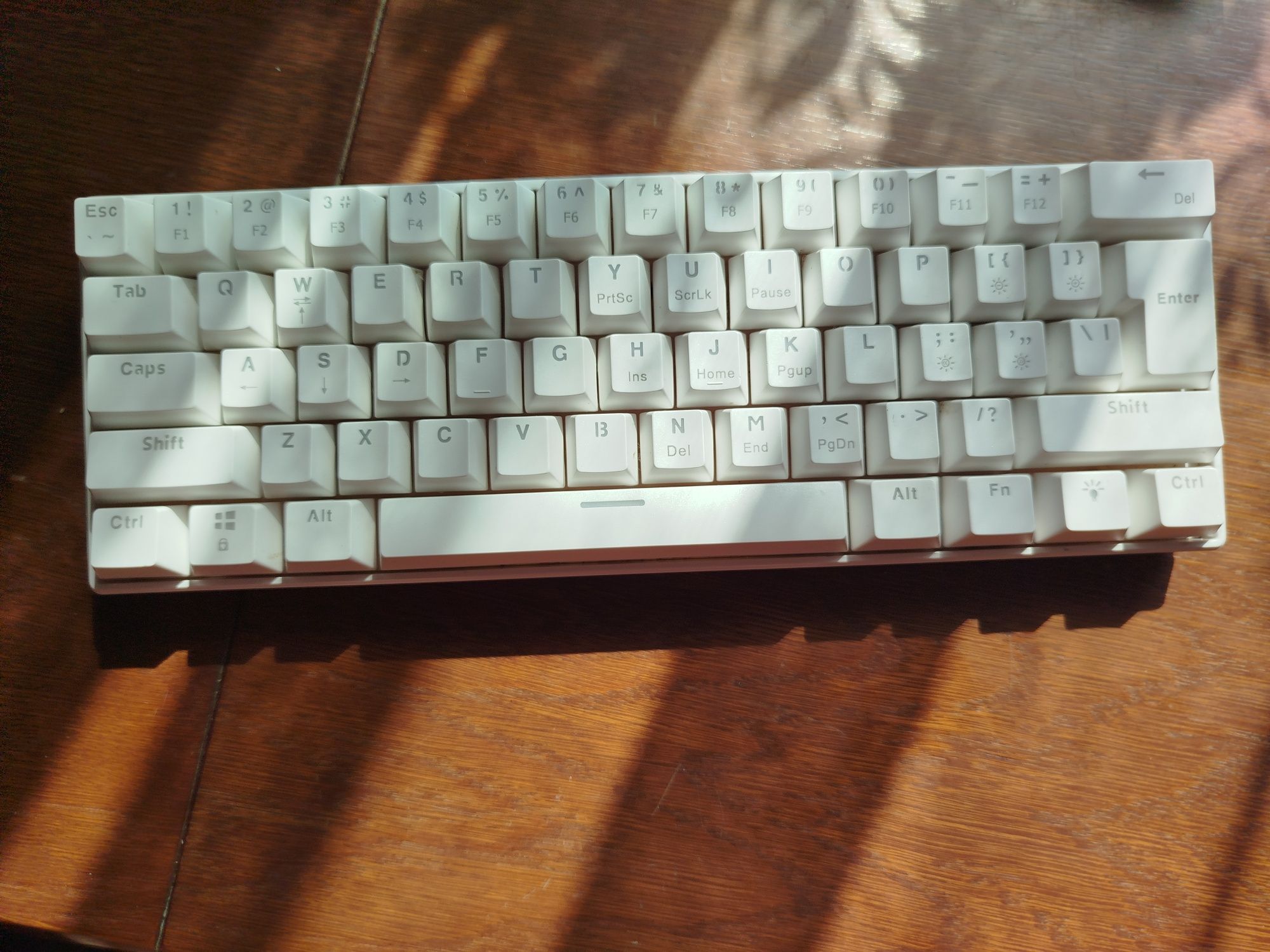 Klawiatura mechaniczna XPG summoner mini wersja biała (60%)