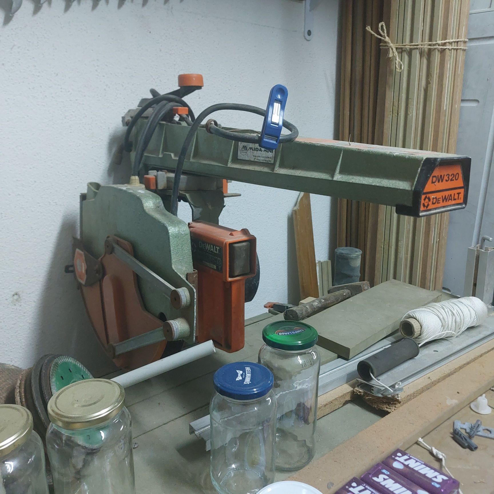 Serra Dewalt DW320