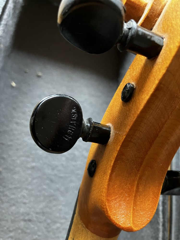 Stare skrzypce po remoncie, model STRADIVARIUS ANNO 1700 made in USSR