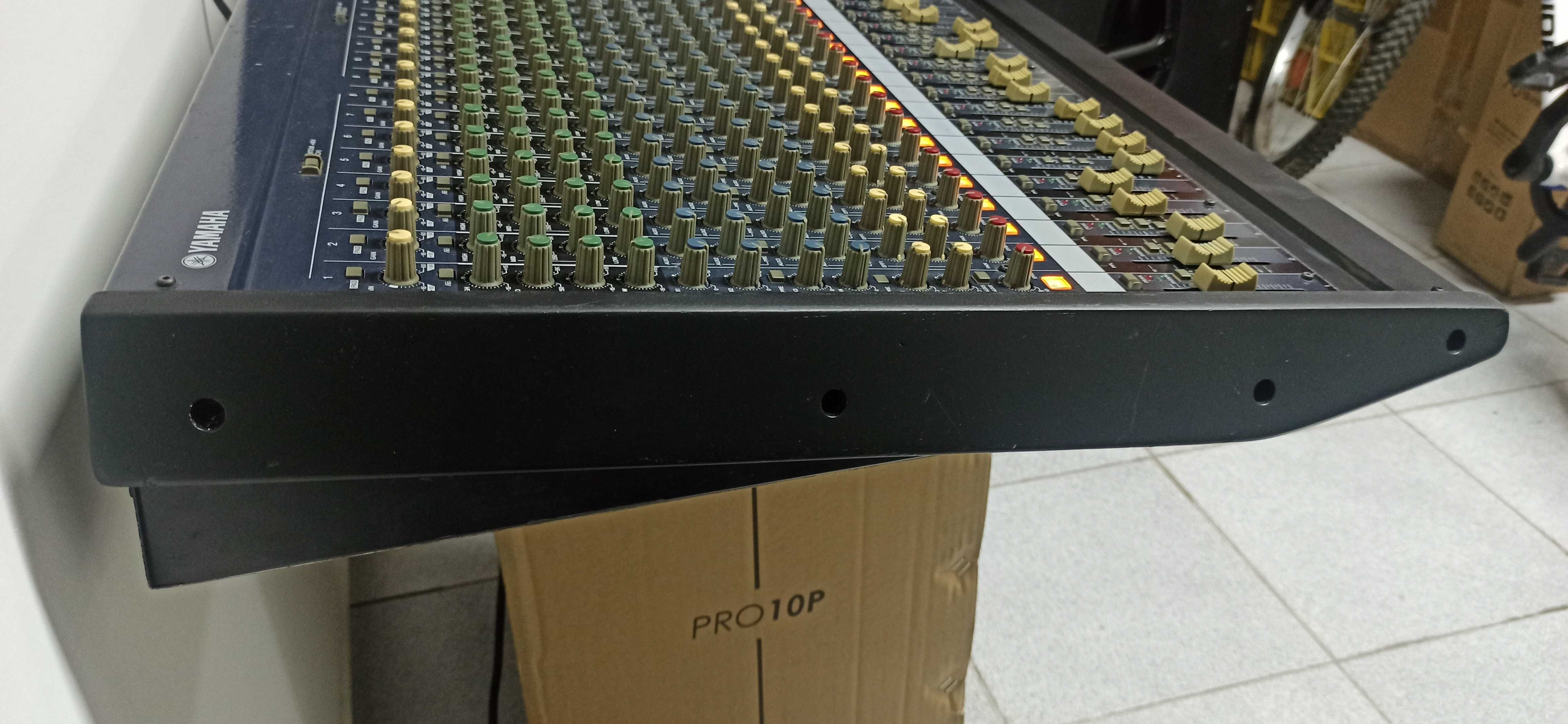 Yamaha MG24/14FX completamente funcional