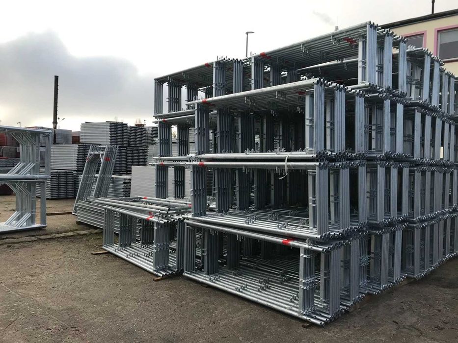 Rusztowanie na szczyt ~ 70 m2 PLETTAC Pletak rusztowania fasadowe