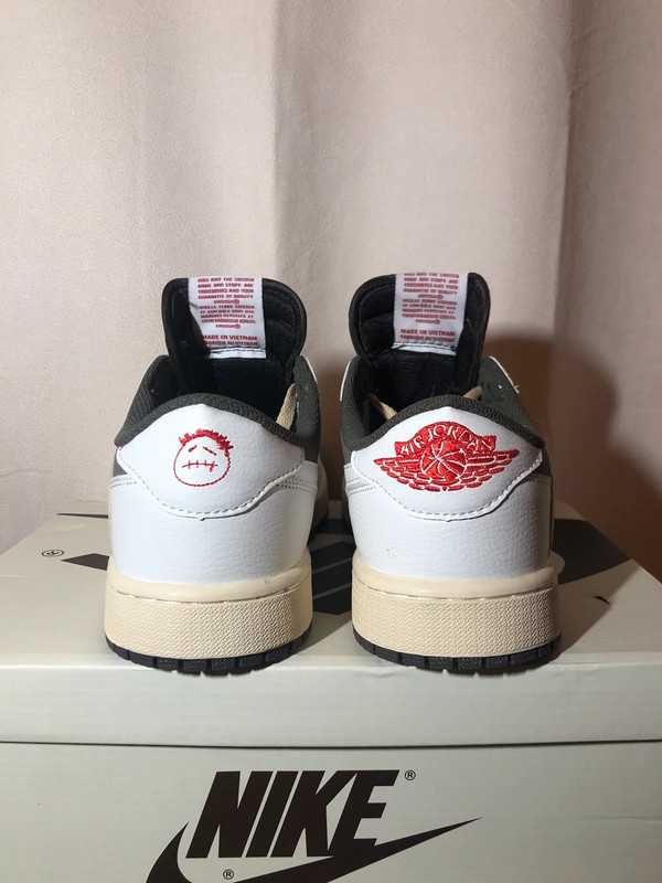 Jordan 1 Retro Low OG SP Travis Scott Reverse Mocha R.39