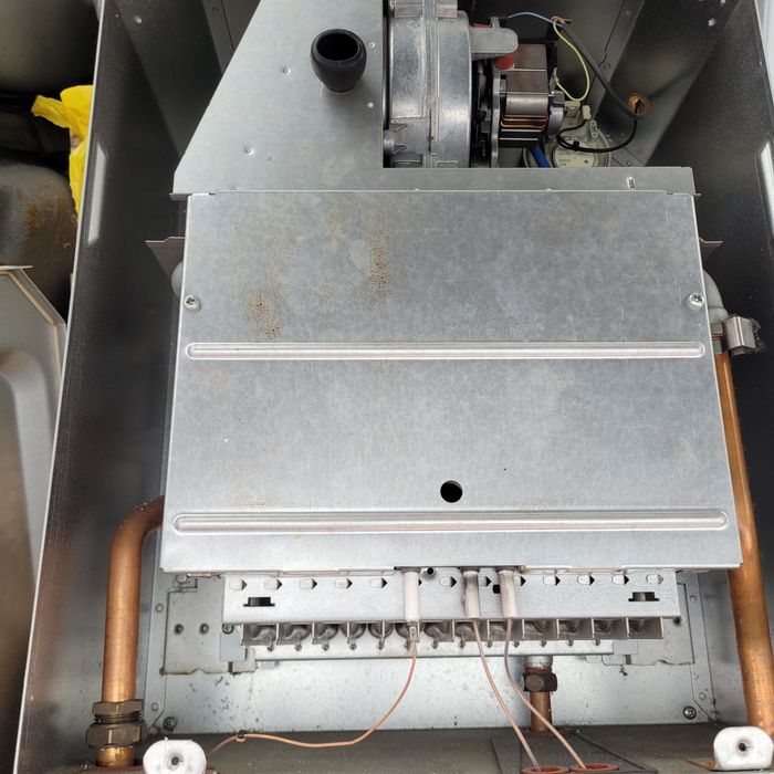 Piec gazowy Vaillant TurboTec VU 202/3-5 dwufunkcyjny zamknięta komora