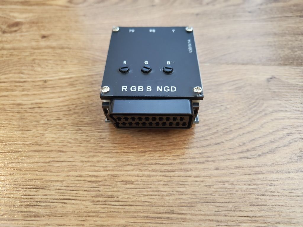 Konwerter RGB Scart/Euro na component YPBPR