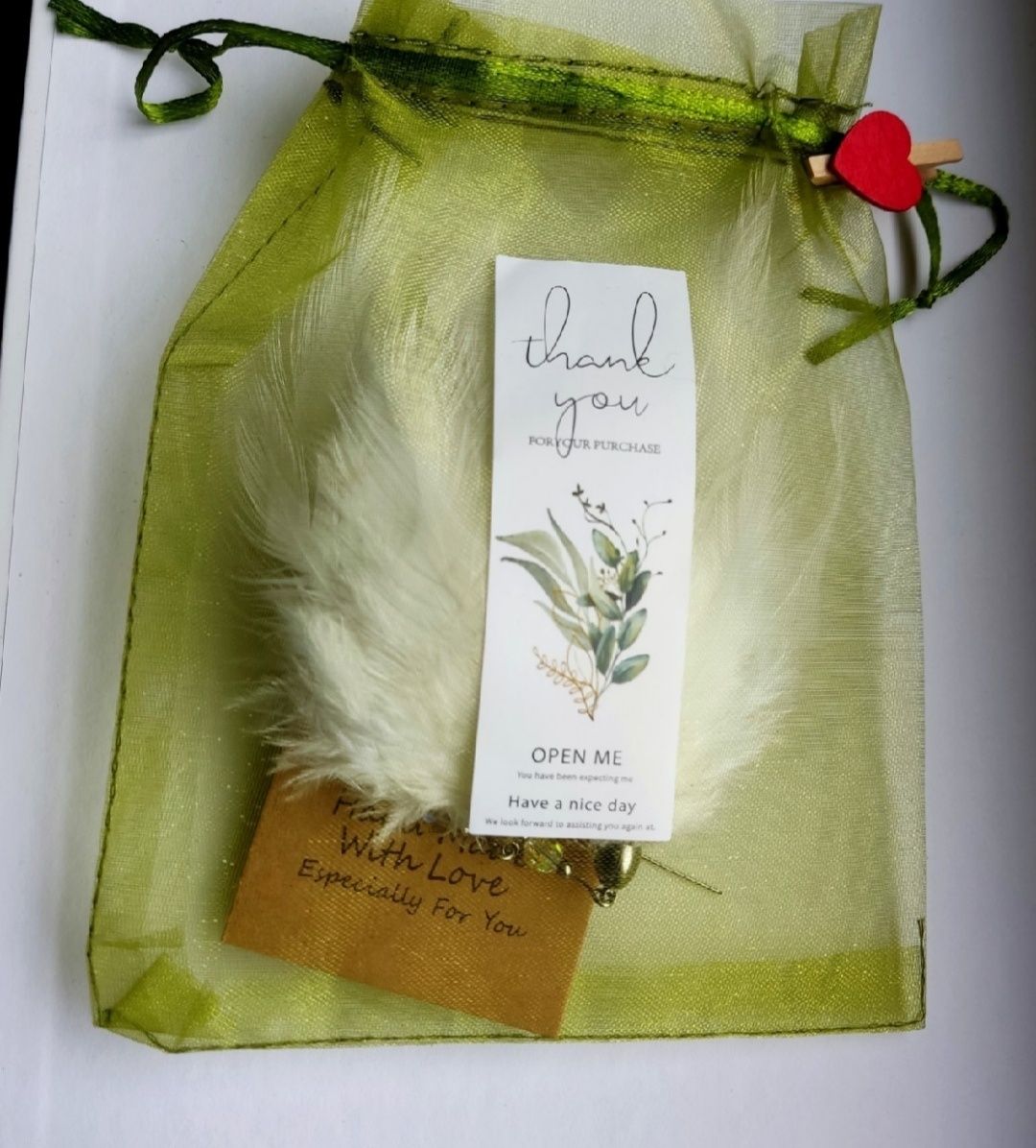 Autorskie kolczyki pióra kolorowe howlit handmade srebro 925