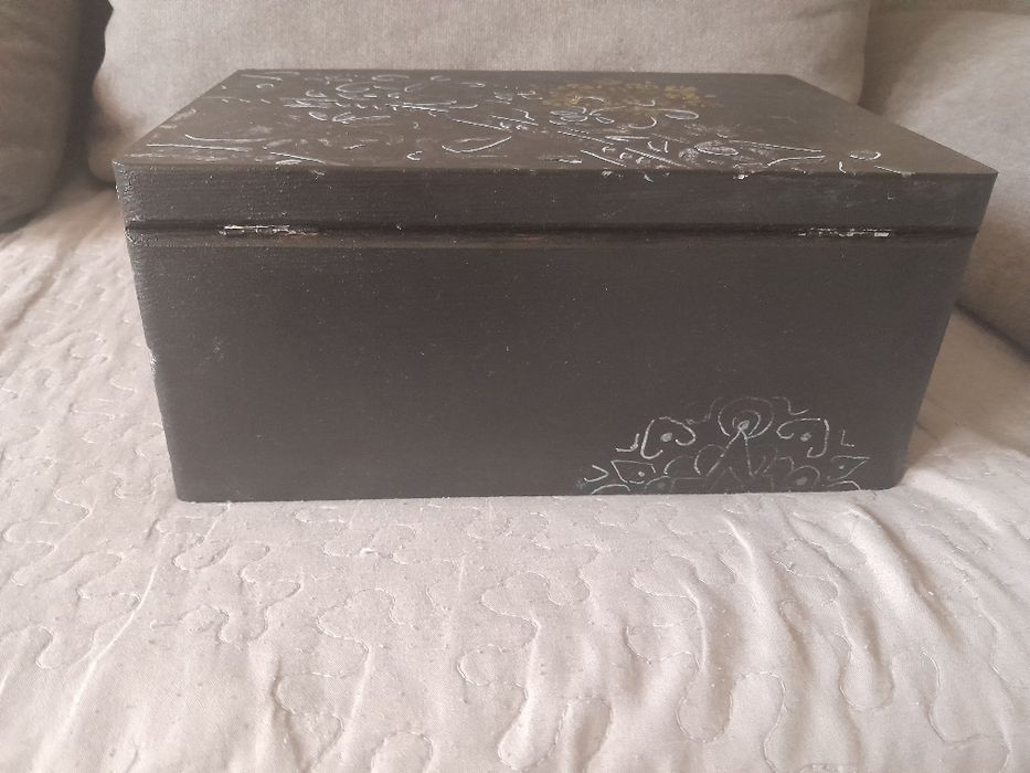 Drewniana dużą skrzynka  ręcznie malowana mandala