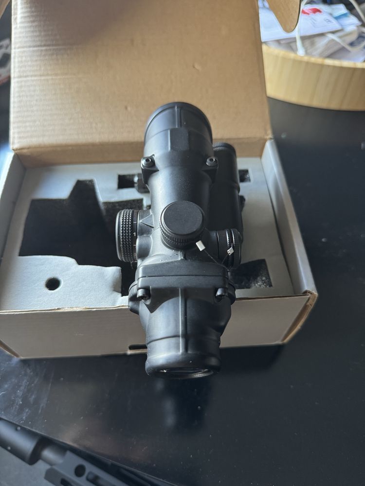 Mira nova  para arma/ airsoft em metal