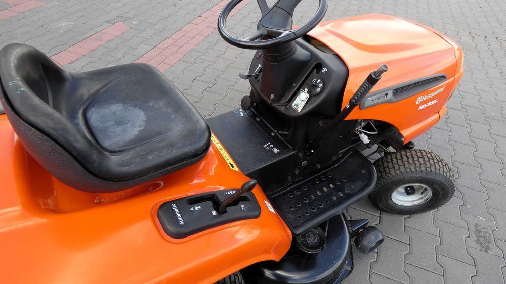 Traktorek kosiarka Husqvarna CTH141 B&S (150503.5) - Baras