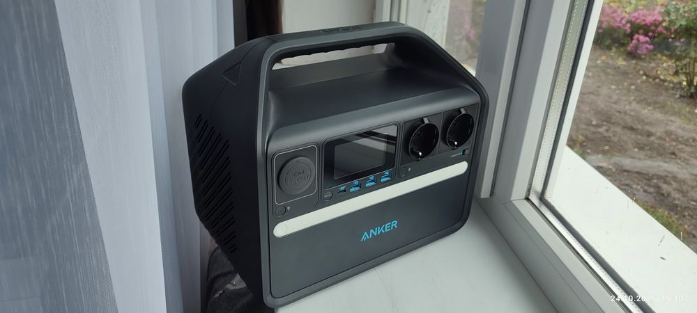 Зарядна станція Anker 535 PowerHouse 500W, 512Wh