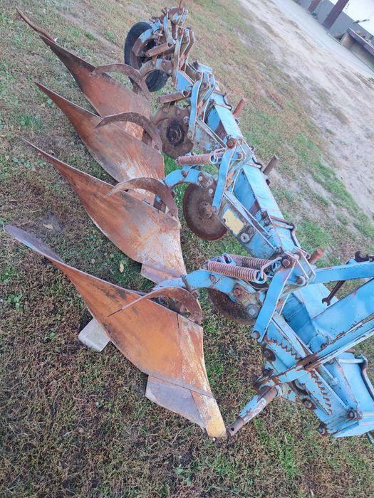 Pługi Fiskars Overum 4 skibowe