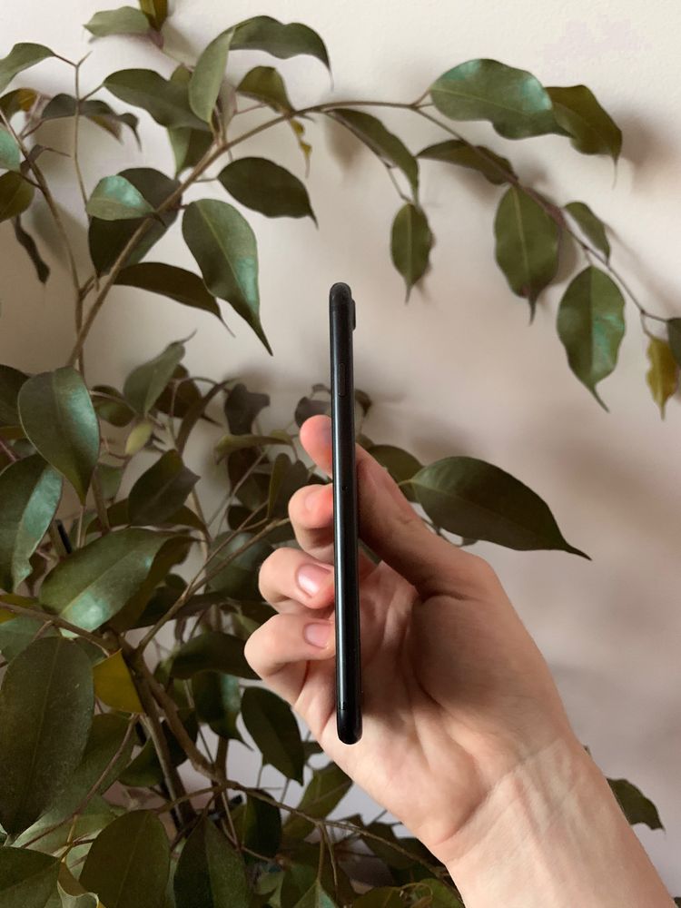 Apple iPhone 7 на 32 Gb neverlock black айфон 7 неверлок купить