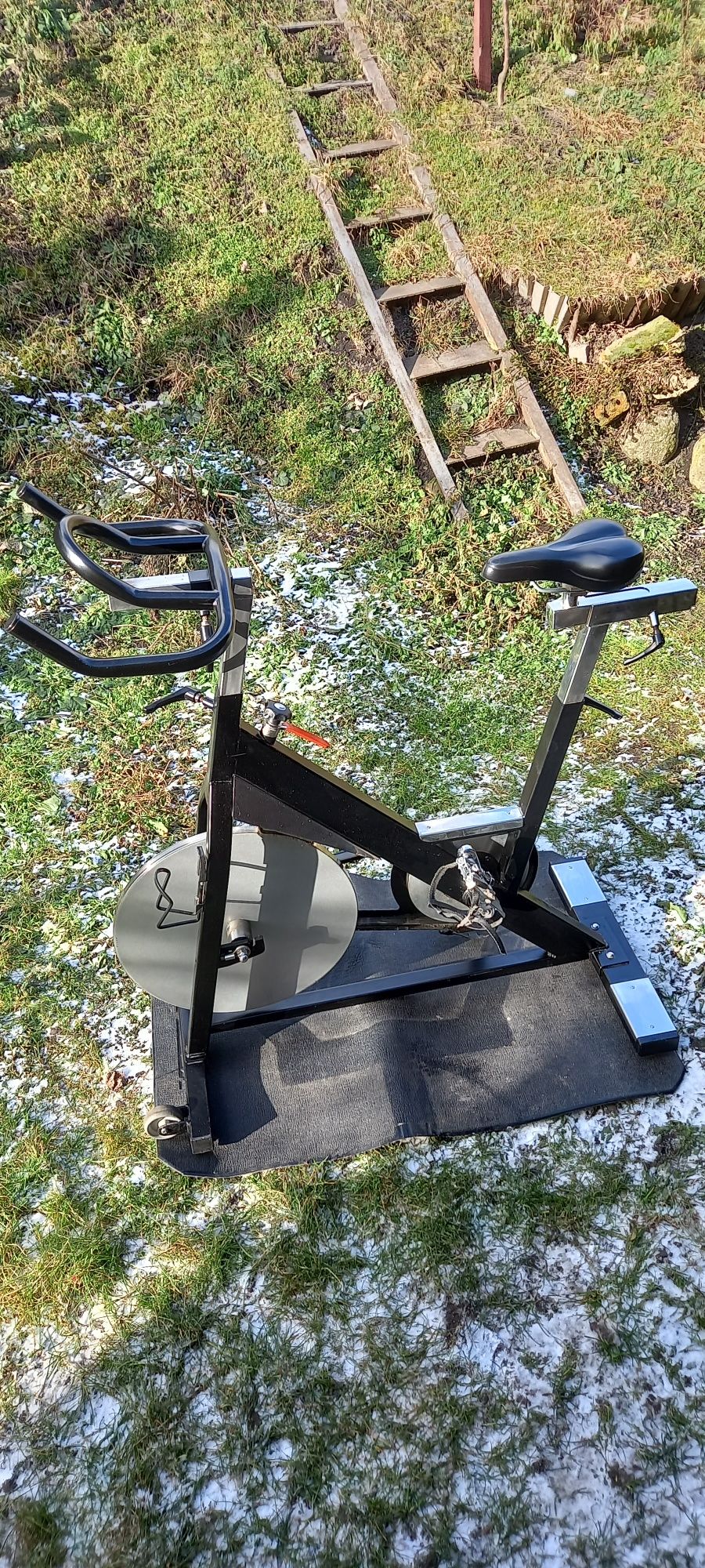 Rower stacjonarny profesjonalny