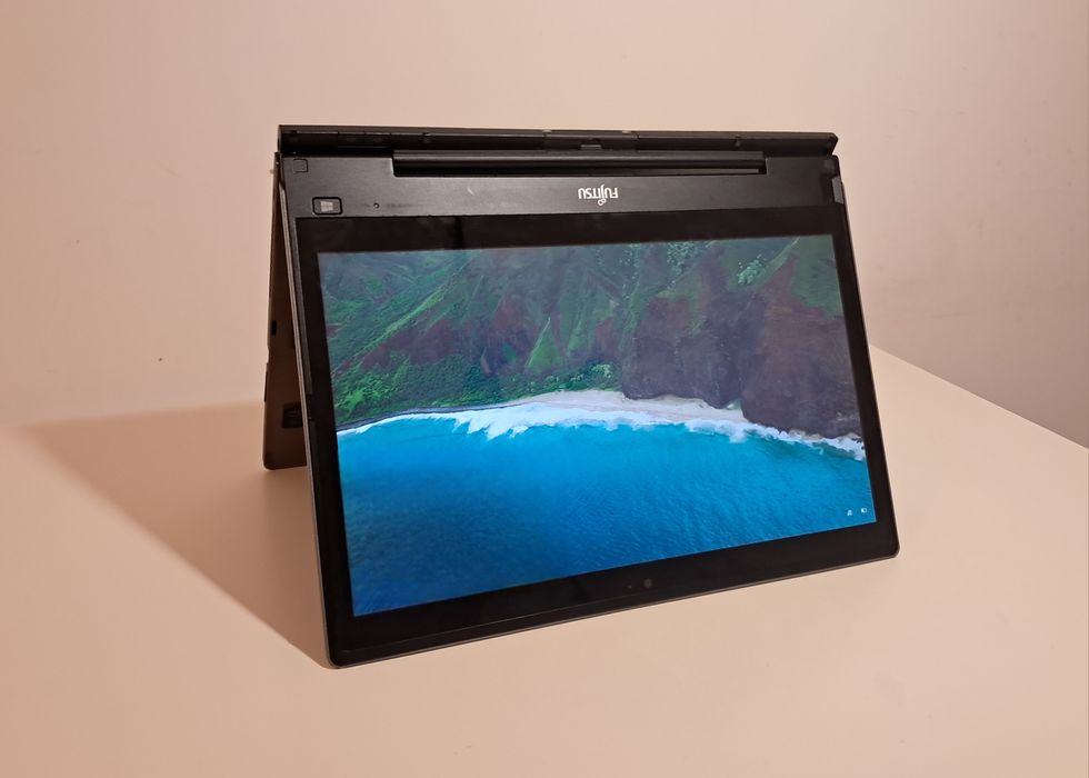 Fujitsu lifebook t904 z rysikiem